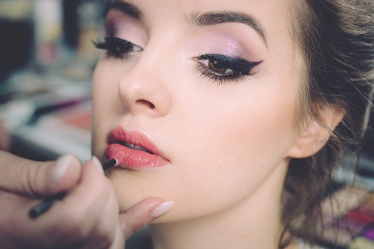 7-ide-make-up-untuk-halloween-party-simple-dan-unik